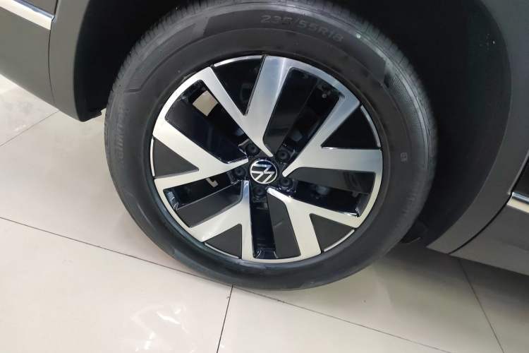Used Volkswagen Tayron 2025 Facelifted Model, Popular Version, 330TSI Exterior 5