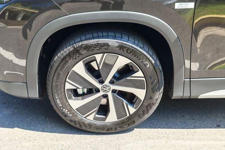 Used Volkswagen Tayron 2025 Tiguan L 300TSI Two-Wheel-Drive Elite Edition Exterior 9