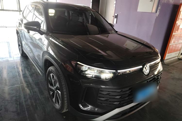 Used Volkswagen Tayron 2025 Tiguan L 300TSI Two-Wheel-Drive Elite Edition Front Right 45 Deg