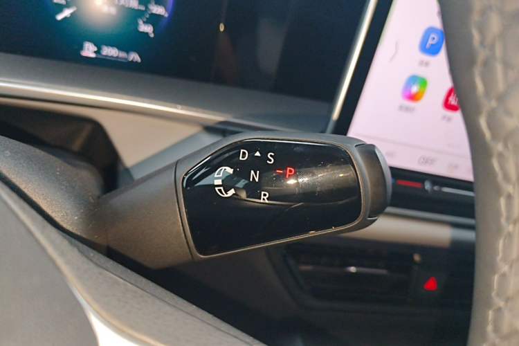 Used Volkswagen Tayron 2025 Tiguan L 330TSI Two-Wheel-Drive Elite Gear Lever