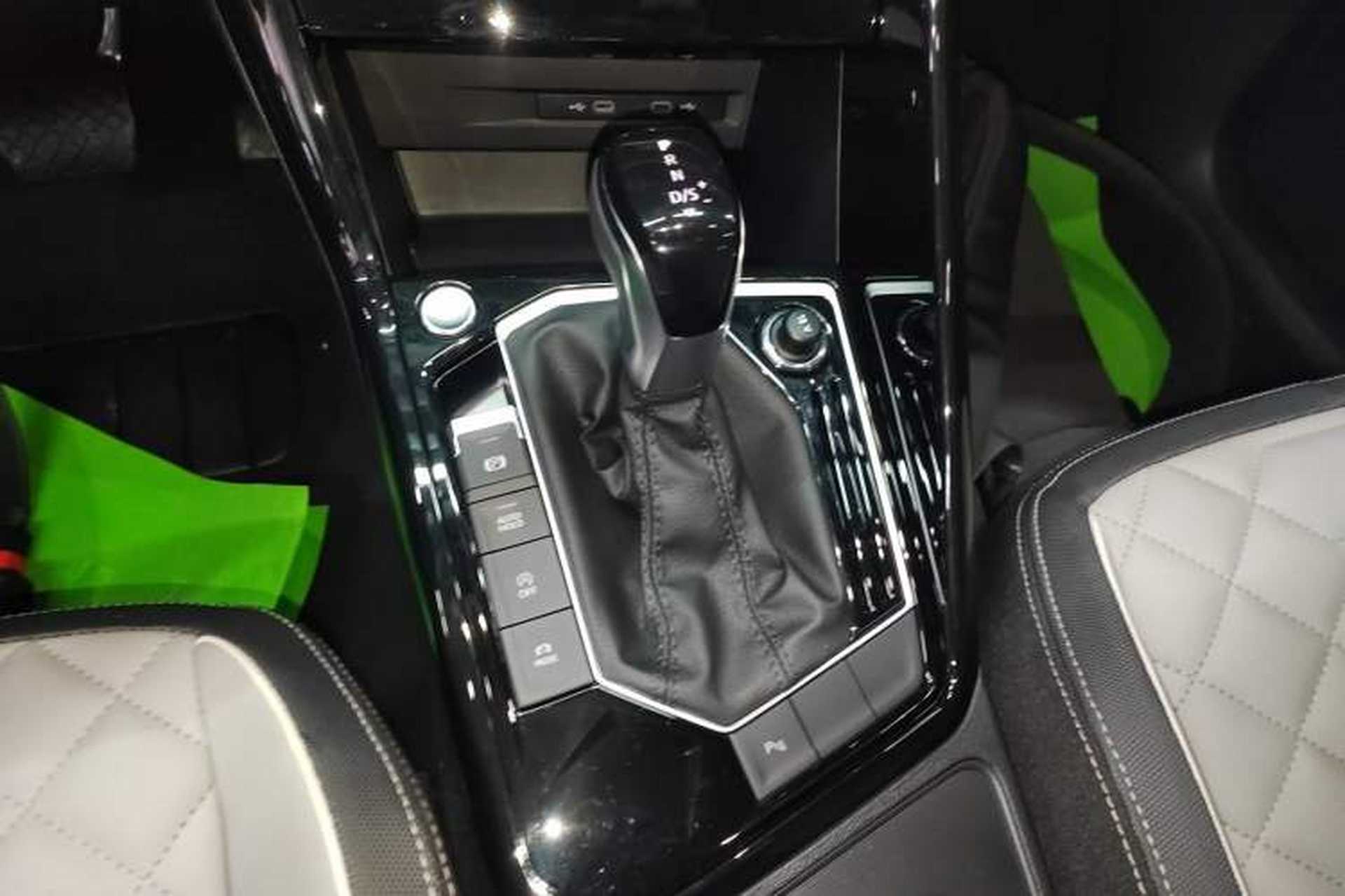 Used Volkswagen Tayron 2025 Facelifted Model, Popular Version, 330TSI Gear Lever