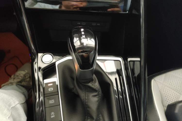 Used Volkswagen Tayron 2025 Facelifted Model, Popular Version, 330TSI Gear Lever