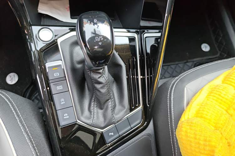 Used Volkswagen Tayron 2025 Facelifted Model, Popular Version, 330TSI Gear Lever