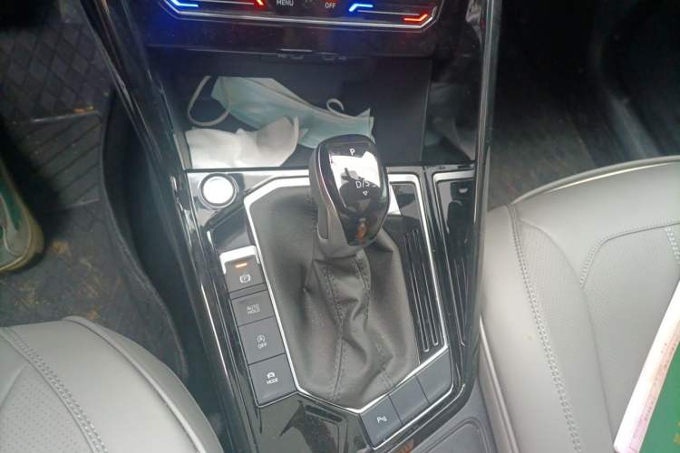 Used Volkswagen Tayron 2025 Facelifted Model, Popular Version, 300TSI Gear Lever