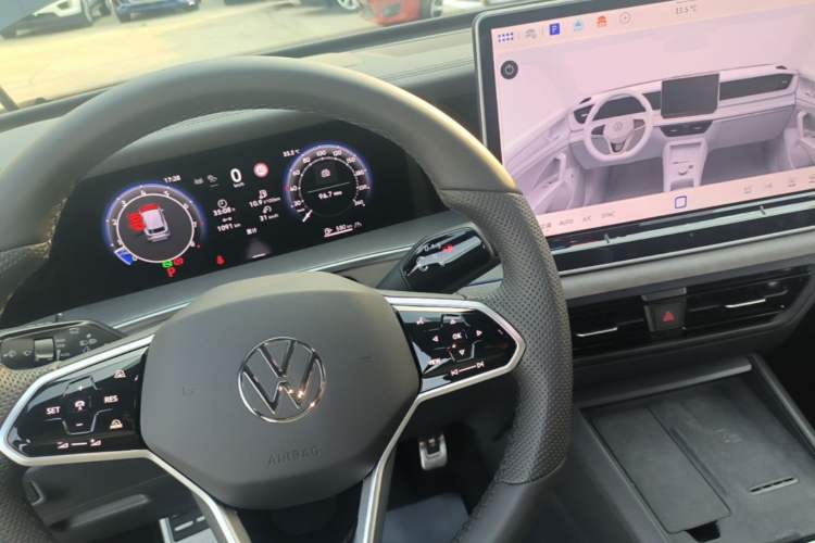 Used Volkswagen Tayron 2025 Tiguan L 380TSI 4Motion Luxury Easy Package Gear Lever