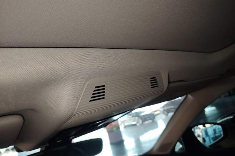 Used Volkswagen Tayron 2025 Tiguan L 300TSI Two-Wheel-Drive Elite Edition Headliner