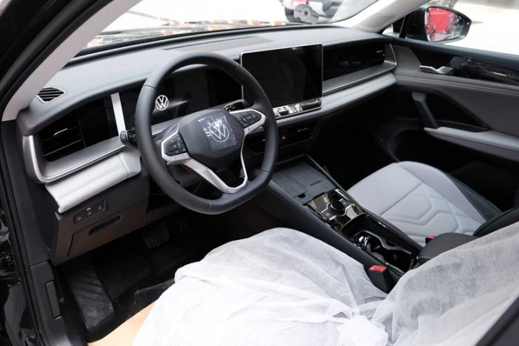 Used Volkswagen Tayron 2025 Tiguan L 300TSI Two-Wheel-Drive Elite Edition Interior 2