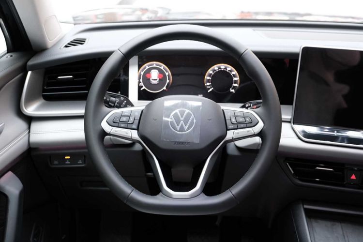 Used Volkswagen Tayron 2025 Tiguan L 300TSI Two-Wheel-Drive Elite Edition Interior 3