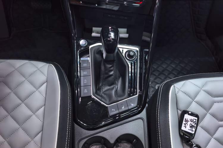 Used Volkswagen Tayron 2025 Zhongxiang Version 300TSI Interior 4