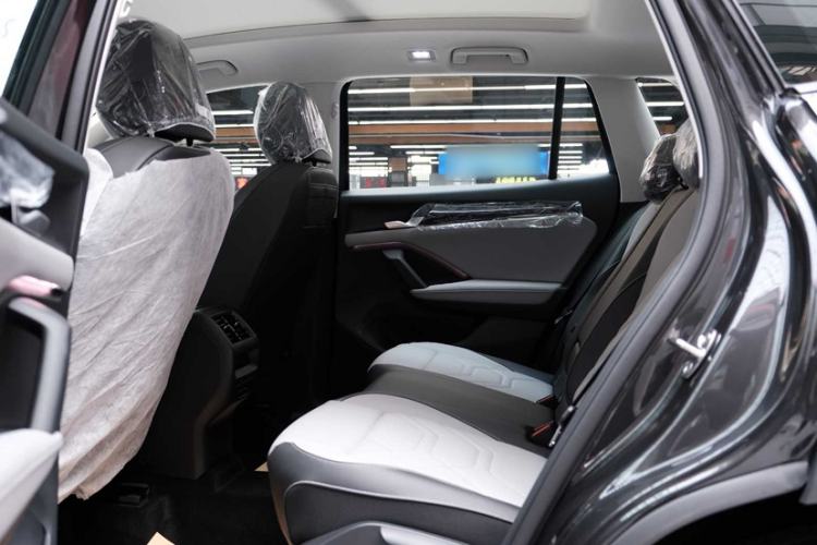 Used Volkswagen Tayron 2025 Tiguan L 300TSI Two-Wheel-Drive Elite Edition Interior 4