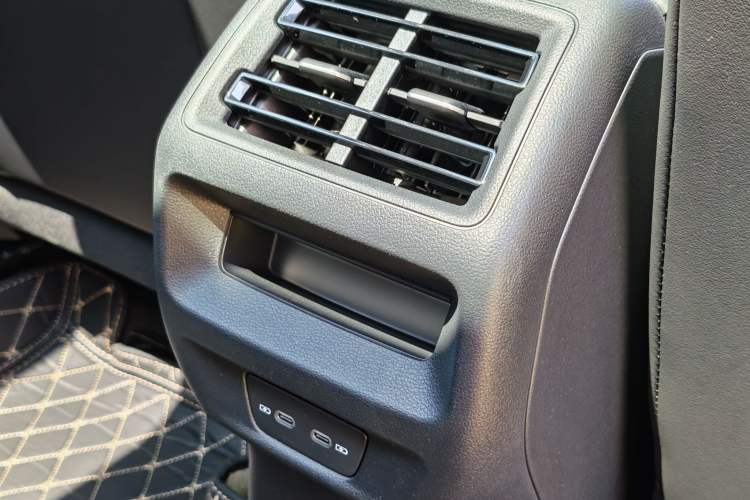 Used Volkswagen Tayron 2025 Tiguan L 300TSI Two-Wheel-Drive Elite Edition Interior 7