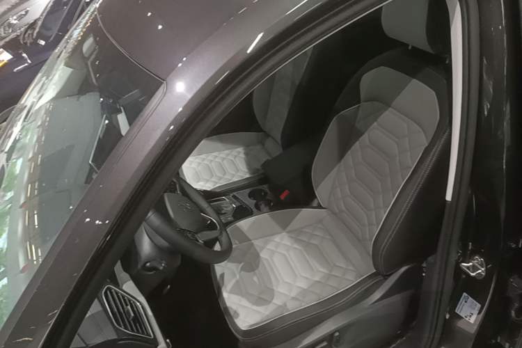 Used Volkswagen Tayron 2025 Zhongxiang Version 300TSI Left Front Seat