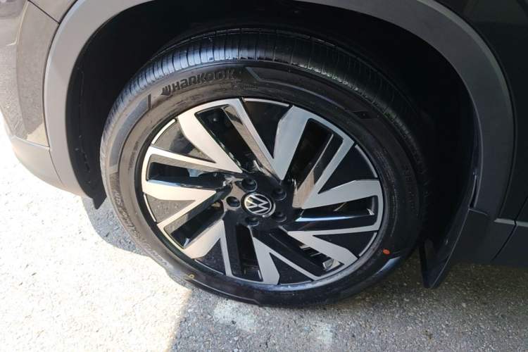 Used Volkswagen Tayron 2025 Zhongxiang Version 300TSI Left Front Wheel Hub