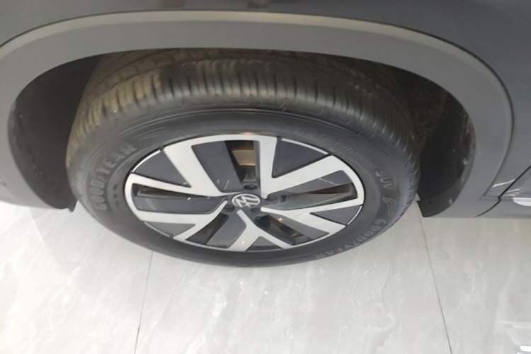 Used Volkswagen Tayron 2025 Zhongxiang Version 300TSI Left Front Wheel Hub