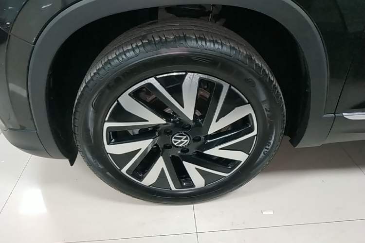 Used Volkswagen Tayron 2025 Zhongxiang Version 300TSI Left Front Wheel Hub