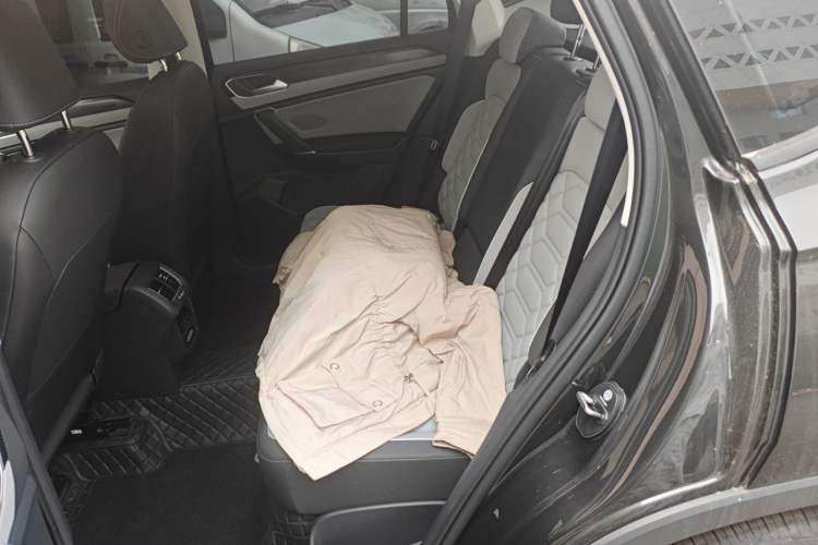 Used Volkswagen Tayron 2025 Facelifted Model, Popular Version, 330TSI Left Rear Seat