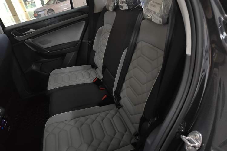 Used Volkswagen Tayron 2025 Zhongxiang Version 300TSI Left Rear Seat