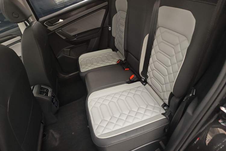 Used Volkswagen Tayron 2025 Facelifted Model, Popular Version, 330TSI Left Rear Seat