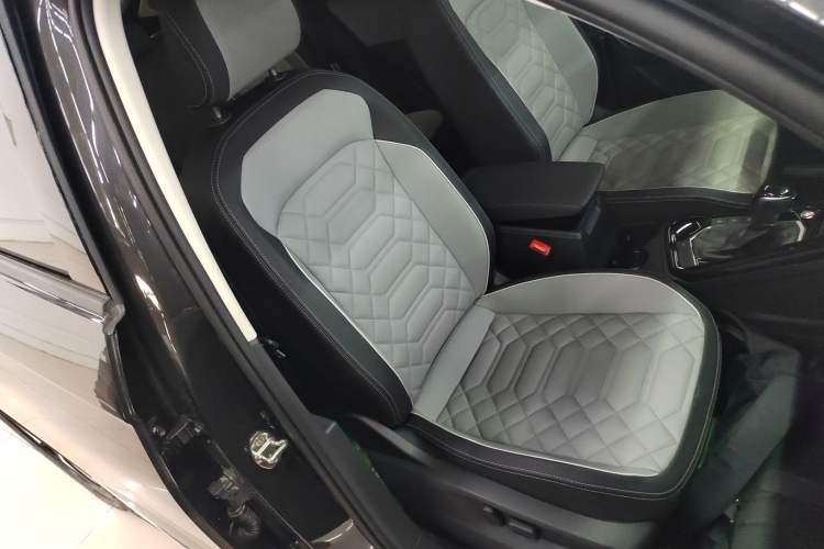 Used Volkswagen Tayron 2025 Facelifted Model, Popular Version, 330TSI Right Front Seat