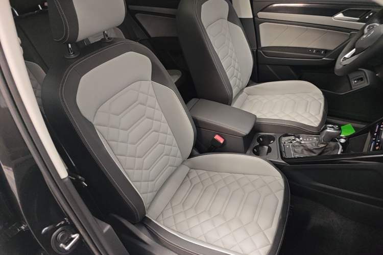 Used Volkswagen Tayron 2025 Facelifted Model, Popular Version, 330TSI Right Front Seat