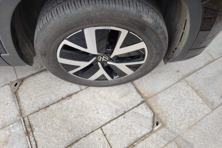 Used Volkswagen Tayron 2025 Zhongxiang Version 300TSI Right Front Wheel Hub