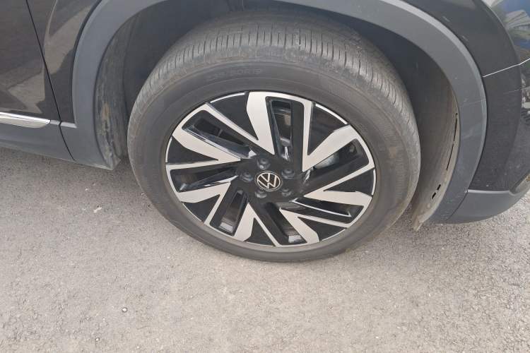 Used Volkswagen Tayron 2025 Zhongxiang Version 330TSI Right Front Wheel Hub