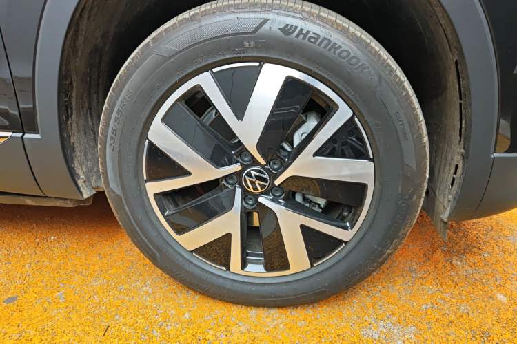 Used Volkswagen Tayron 2025 Facelifted Model, Popular Version, 330TSI Right Front Wheel Hub