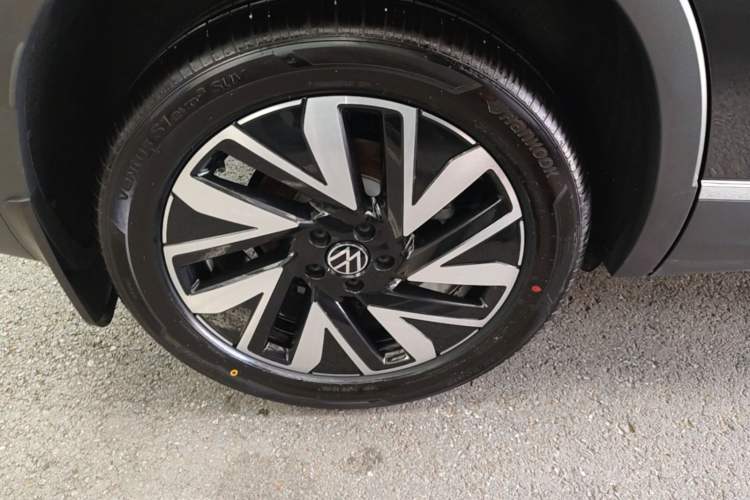 Used Volkswagen Tayron 2025 Zhongxiang Version 300TSI Right Rear Wheel Hub