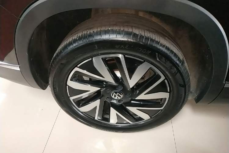Used Volkswagen Tayron 2025 Zhongxiang Version 330TSI Right Rear Wheel Hub