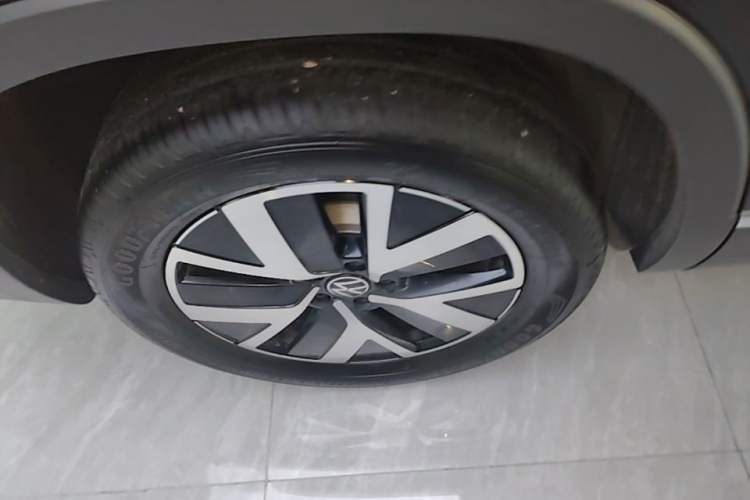 Used Volkswagen Tayron 2025 Zhongxiang Version 300TSI Right Rear Wheel Hub