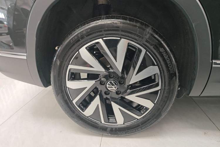 Used Volkswagen Tayron 2025 Facelifted Model, Popular Version, 330TSI Right Rear Wheel Hub