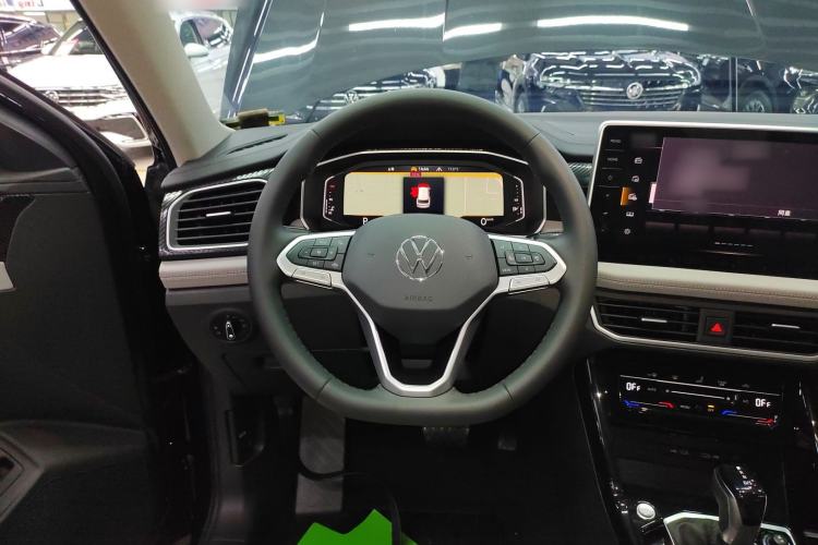 Used Volkswagen Tayron 2025 Facelifted Model, Popular Version, 330TSI Steering Wheel