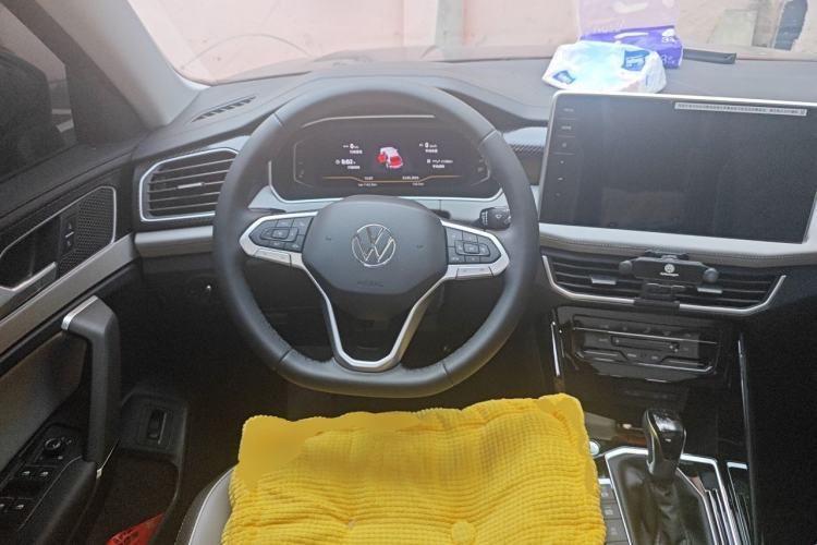 Used Volkswagen Tayron 2025 Facelifted Model, Popular Version, 330TSI Steering Wheel