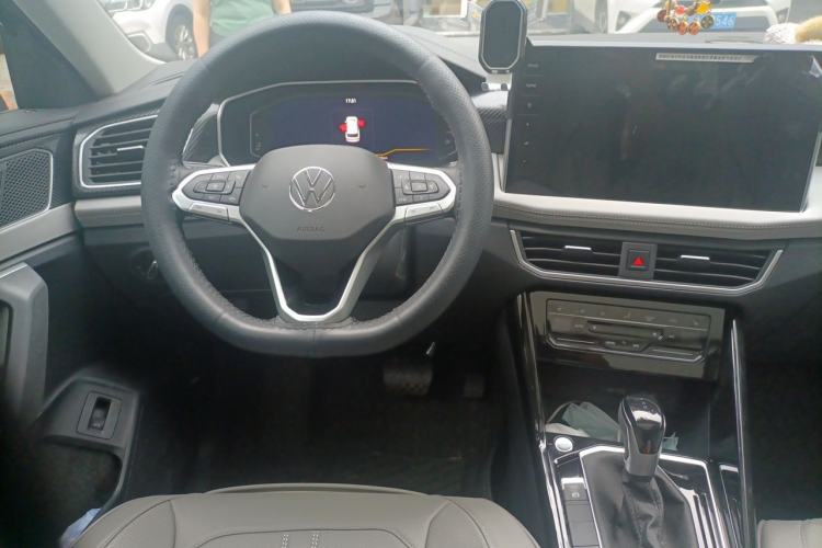 Used Volkswagen Tayron 2025 Facelifted Model, Popular Version, 300TSI Steering Wheel