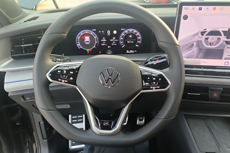Used Volkswagen Tayron 2025 Tiguan L 380TSI 4Motion Luxury Easy Package Steering Wheel