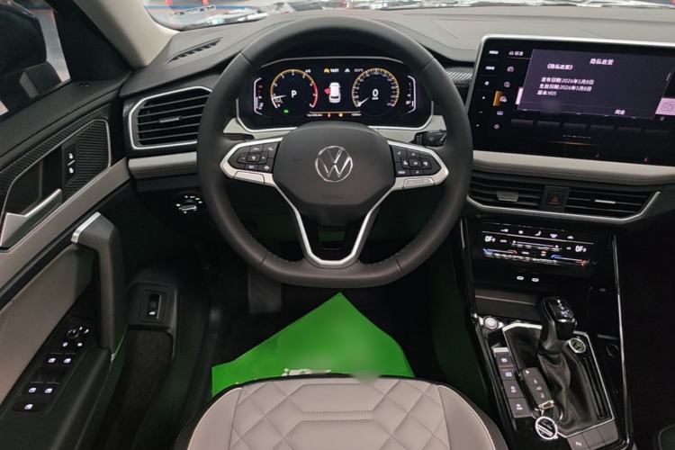 Used Volkswagen Tayron 2025 Facelifted Model, Popular Version, 330TSI Steering Wheel