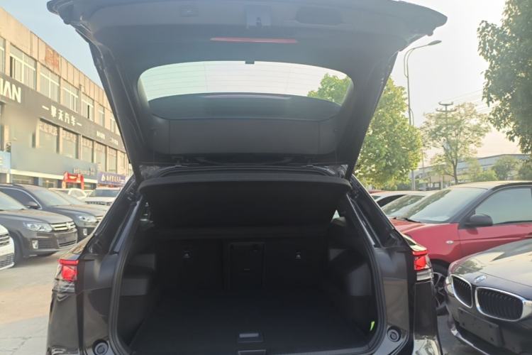 Used Volkswagen Tayron 2025 Tiguan L 380TSI 4Motion Luxury Easy Package Trunk