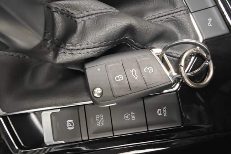 Used Volkswagen Tayron 2025 Facelifted Model, Popular Version, 330TSI Vehicle Key