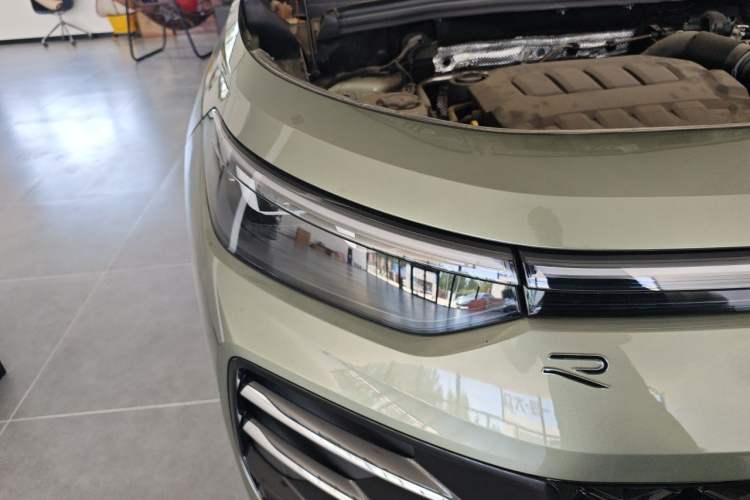 Used Volkswagen Tayron 2025 Tiguan L 380TSI 4Motion Luxury Easy Package Right Front Headlight