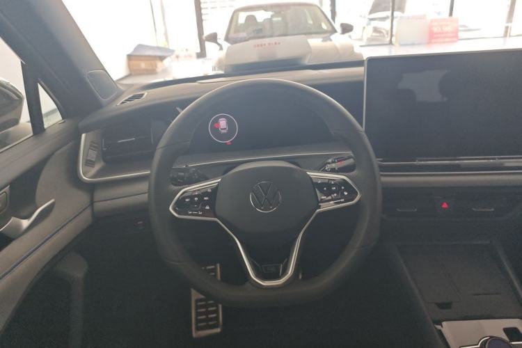 Used Volkswagen Tayron 2025 Tiguan L 380TSI 4Motion Luxury Easy Package Steering Wheel