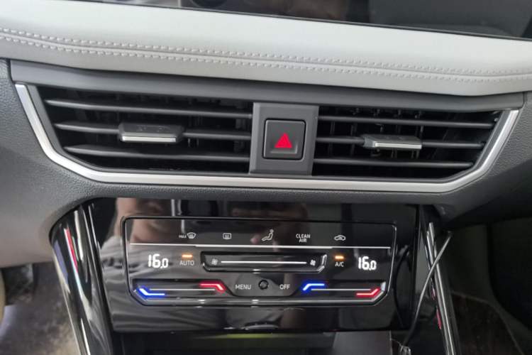 Used Volkswagen Tayron 2025 Zhongxiang Version 300TSI Audio And AC Panel