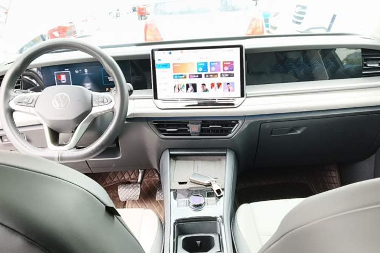 Used Volkswagen Tayron 2025 Tiguan L 330TSI Two-Wheel-Drive Elite Center Console