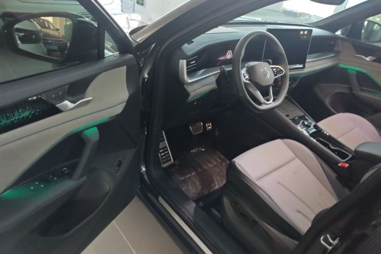 Used Volkswagen Tayron 2025 Tiguan L 380TSI 4Motion Luxury Easy Package Driver Seat