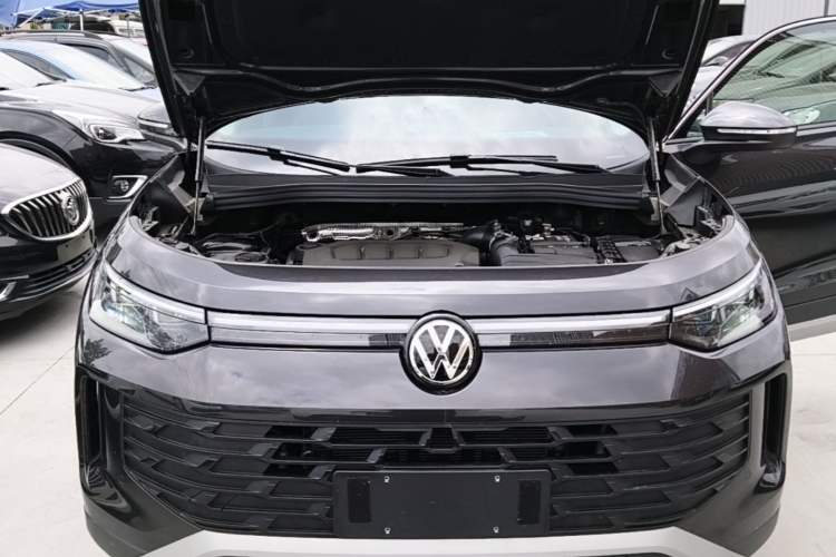 Used Volkswagen Tayron 2025 Tiguan L 330TSI Two-Wheel-Drive Elite Engine Bay