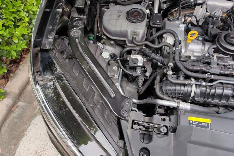 Used Volkswagen Tayron 2025 Zhongxiang Version 300TSI Engine Bay Right