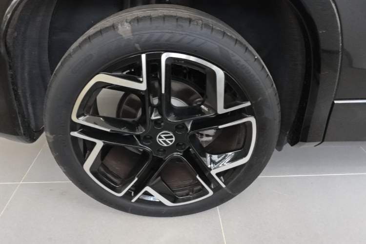 Used Volkswagen Tayron 2025 Tiguan L 380TSI 4Motion Luxury Easy Package Exterior 5