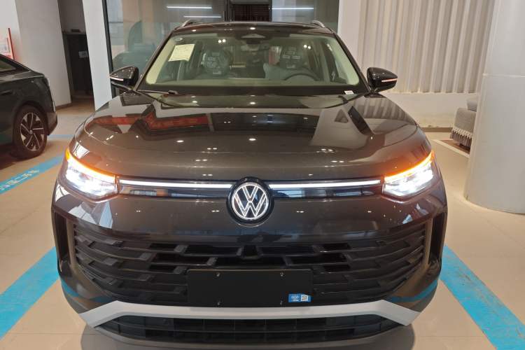 Used Volkswagen Tayron 2025 Tiguan L 330TSI Two-Wheel-Drive Elite Front