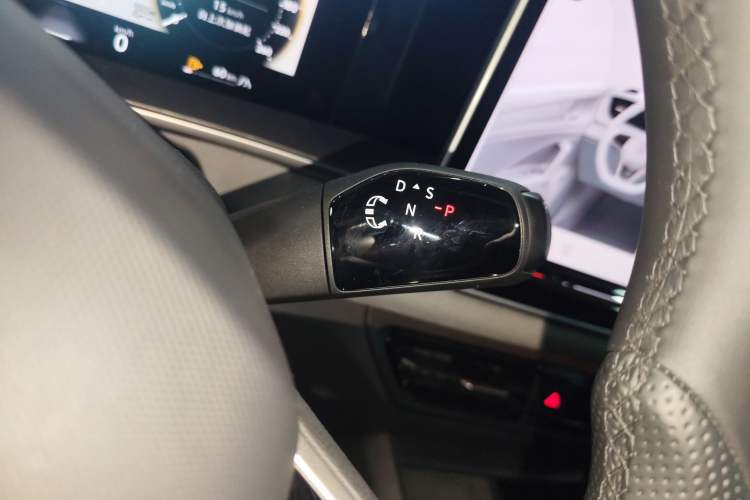 Used Volkswagen Tayron 2025 Tiguan L 380TSI 4Motion Luxury Easy Package Gear Lever