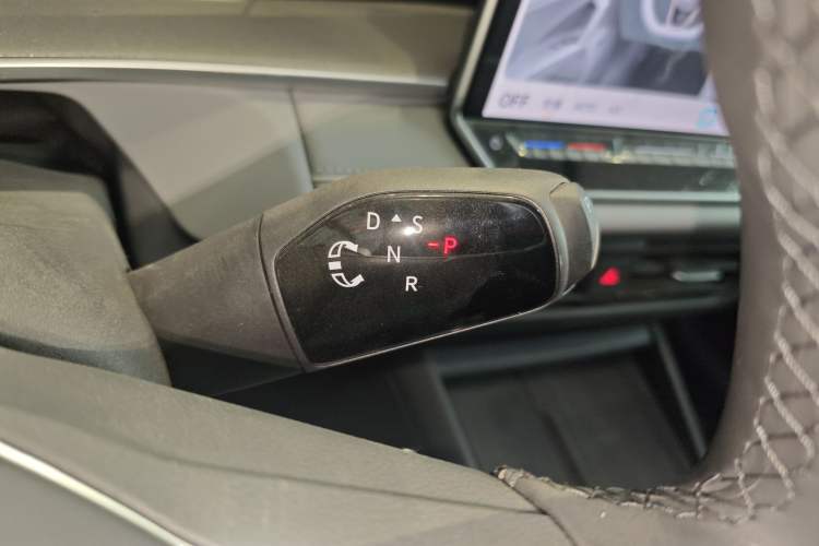 Used Volkswagen Tayron 2025 Tiguan L 330TSI Two-Wheel-Drive Elite Gear Lever