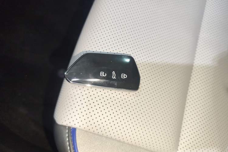 Used Volkswagen Tayron 2025 Tiguan L 380TSI 4Motion Luxury Easy Package Interior 1